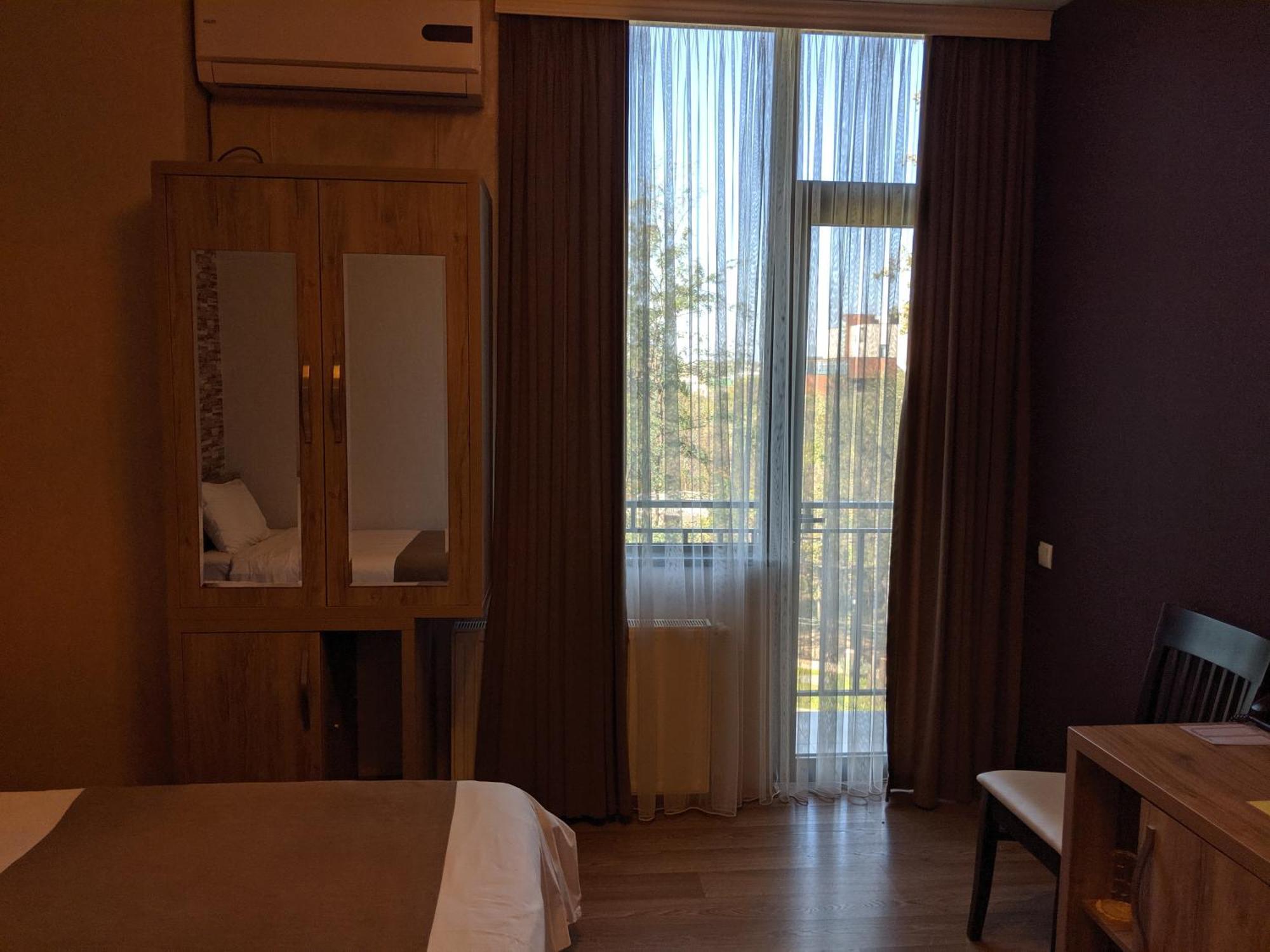 Continental Hotel Kutaisi Room photo